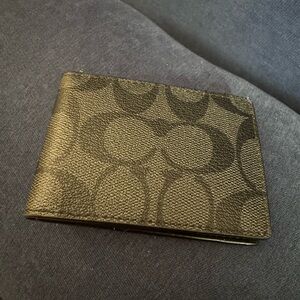 Coach Men's Olive and Black Card Holder